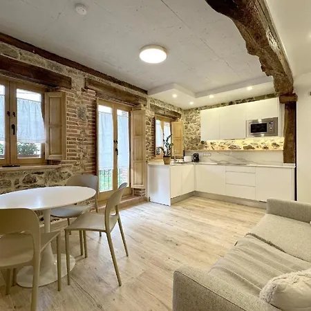 El Patio, En Casco Historico Con Vistas A La Iglesia * 카스트로우르디알레스