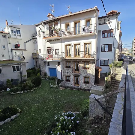 El Patio, En Casco Historico Con Vistas A La Iglesia 카스트로우르디알레스