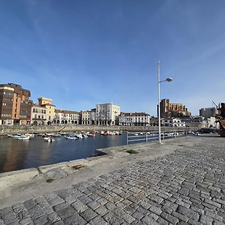 El Patio, En Casco Historico Con Vistas A La Iglesia 카스트로우르디알레스