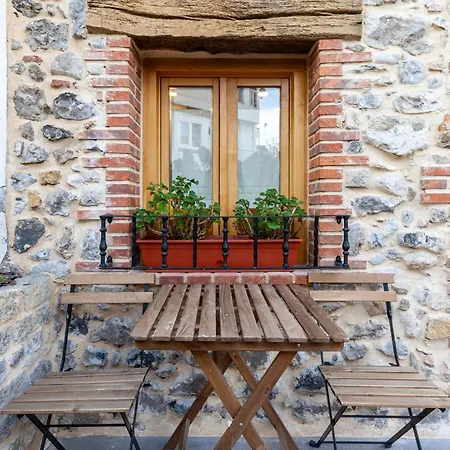 El Patio, En Casco Historico Con Vistas A La Iglesia *