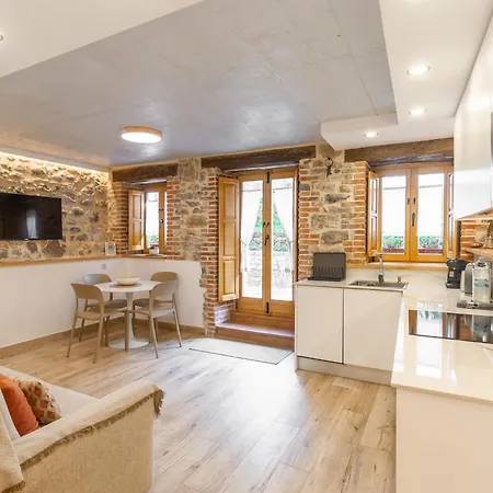 El Patio, En Casco Historico Con Vistas A La Iglesia