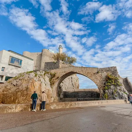 El Patio, En Casco Historico Con Vistas A La Iglesia *