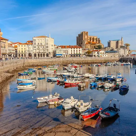 El Patio, En Casco Historico Con Vistas A La Iglesia