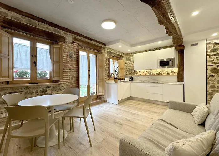 El Patio, En Casco Historico Con Vistas A La Iglesia * Castro Urdiales