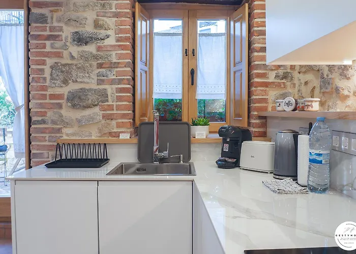 El Patio, En Casco Historico Con Vistas A La Iglesia Castro Urdiales