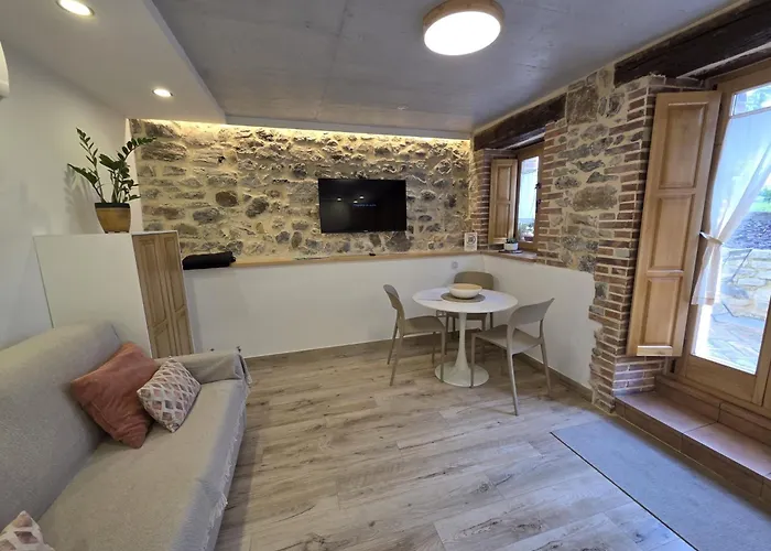 El Patio, En Casco Historico Con Vistas A La Iglesia