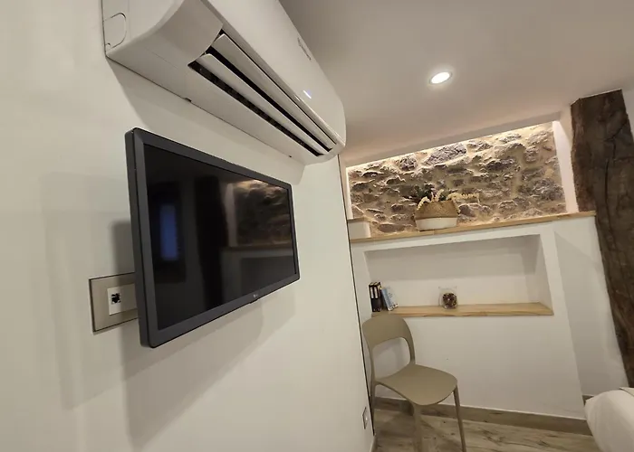 El Patio, En Casco Historico Con Vistas A La Iglesia