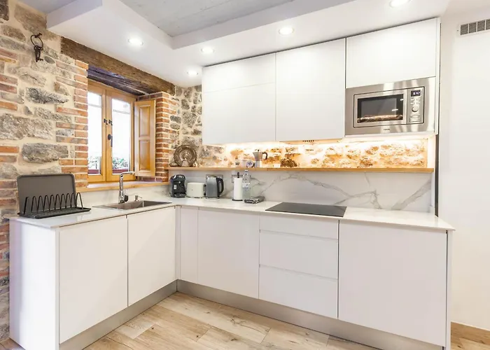 El Patio, En Casco Historico Con Vistas A La Iglesia Apartmán Castro Urdiales