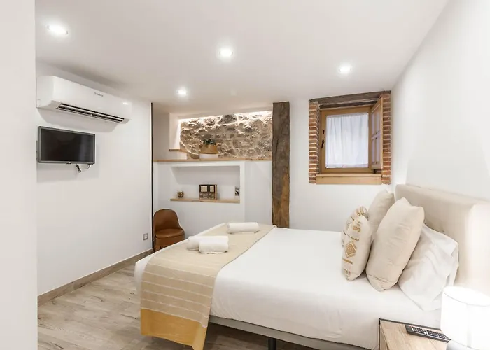 El Patio, En Casco Historico Con Vistas A La Iglesia *