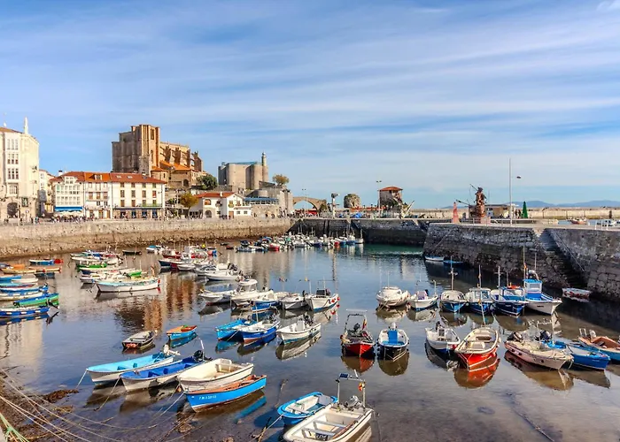 El Patio, En Casco Historico Con Vistas A La Iglesia Apartmán Castro Urdiales