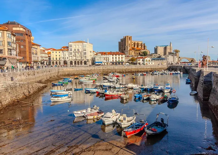 El Patio, En Casco Historico Con Vistas A La Iglesia