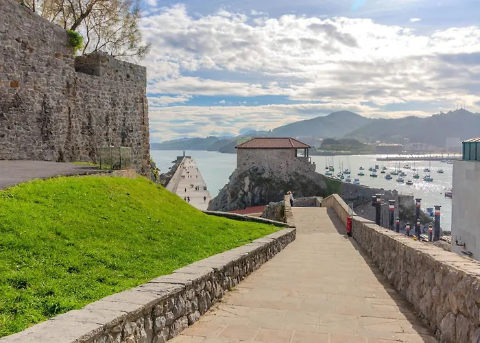 El Patio, En Casco Historico Con Vistas A La Iglesia Apartmán Castro Urdiales